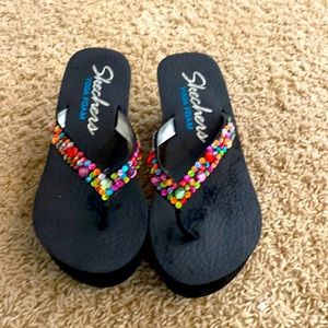 Skechers Yoga Foam wedge flip flops